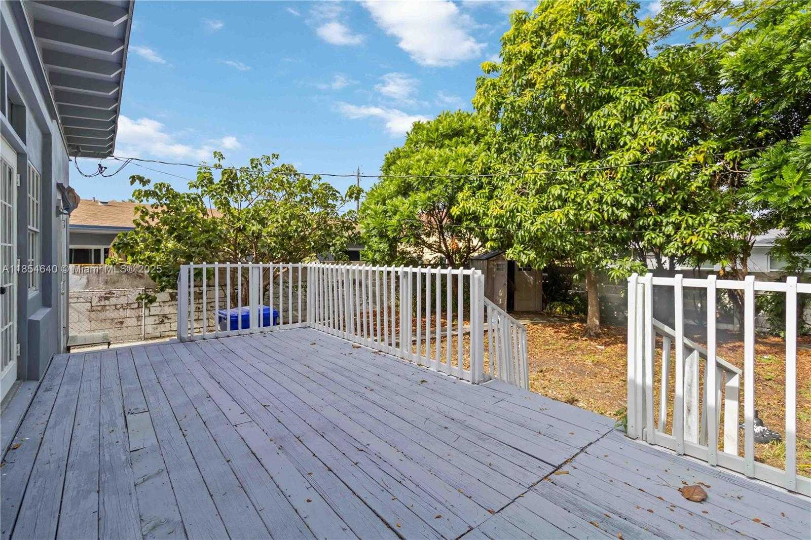 Small Image of 1777 NORTH 17TH CT, Hollywood Number 29