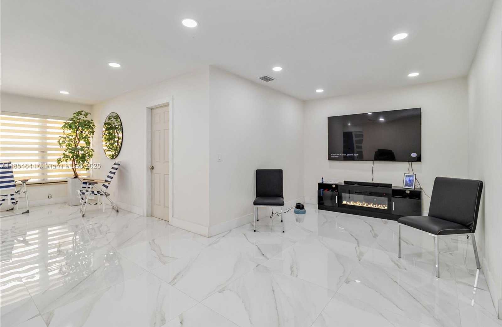 Small Image of 18001 NORTH WEST 42ND PL, Miami Gardens Number 11