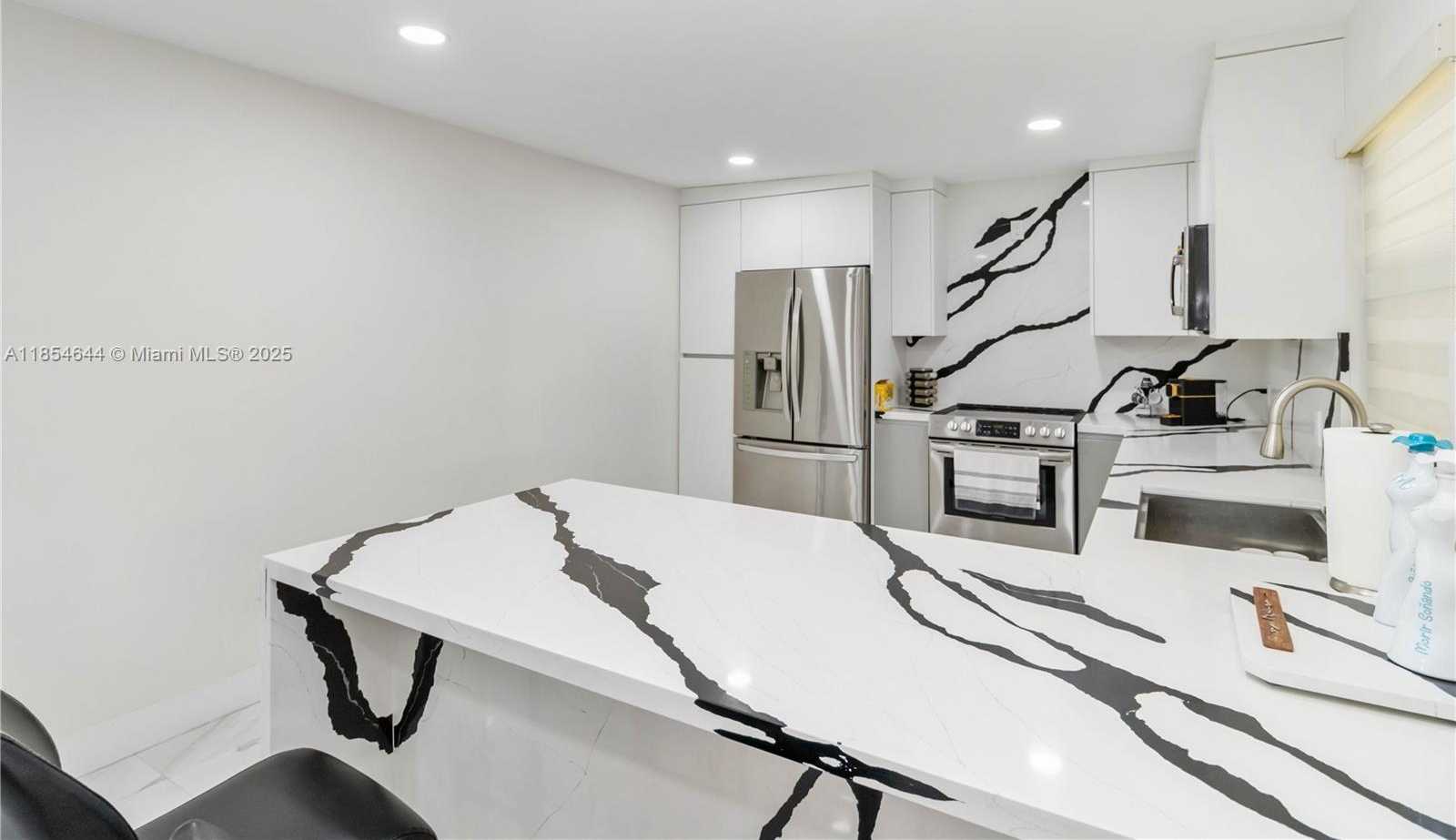 Small Image of 18001 NORTH WEST 42ND PL, Miami Gardens Number 15