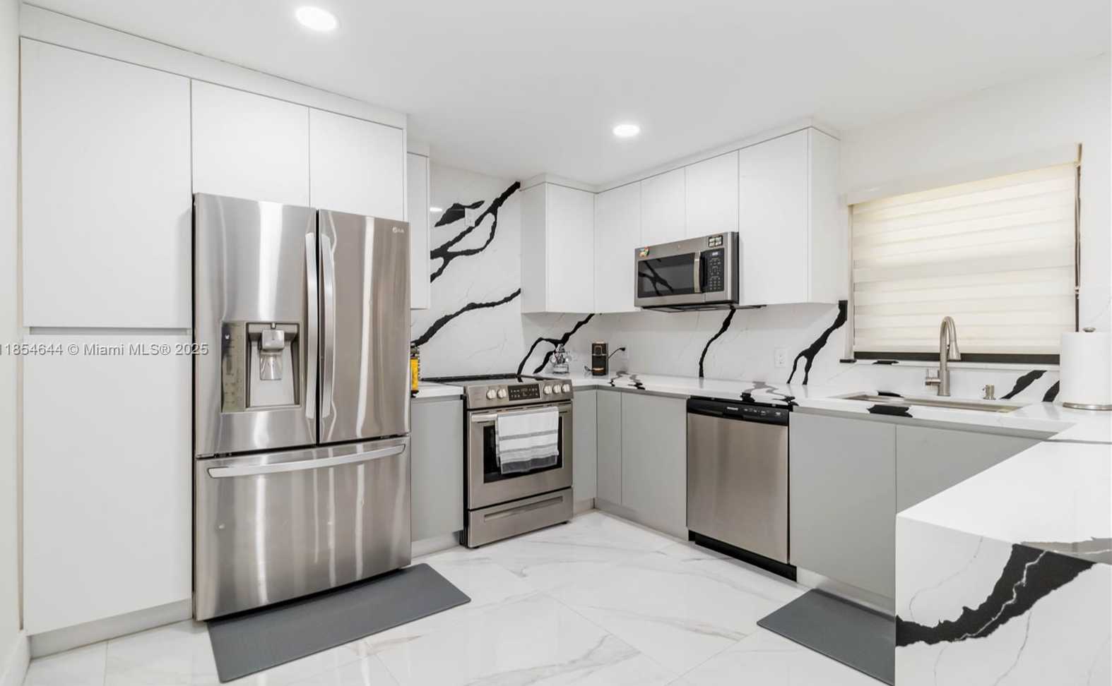 Small Image of 18001 NORTH WEST 42ND PL, Miami Gardens Number 16