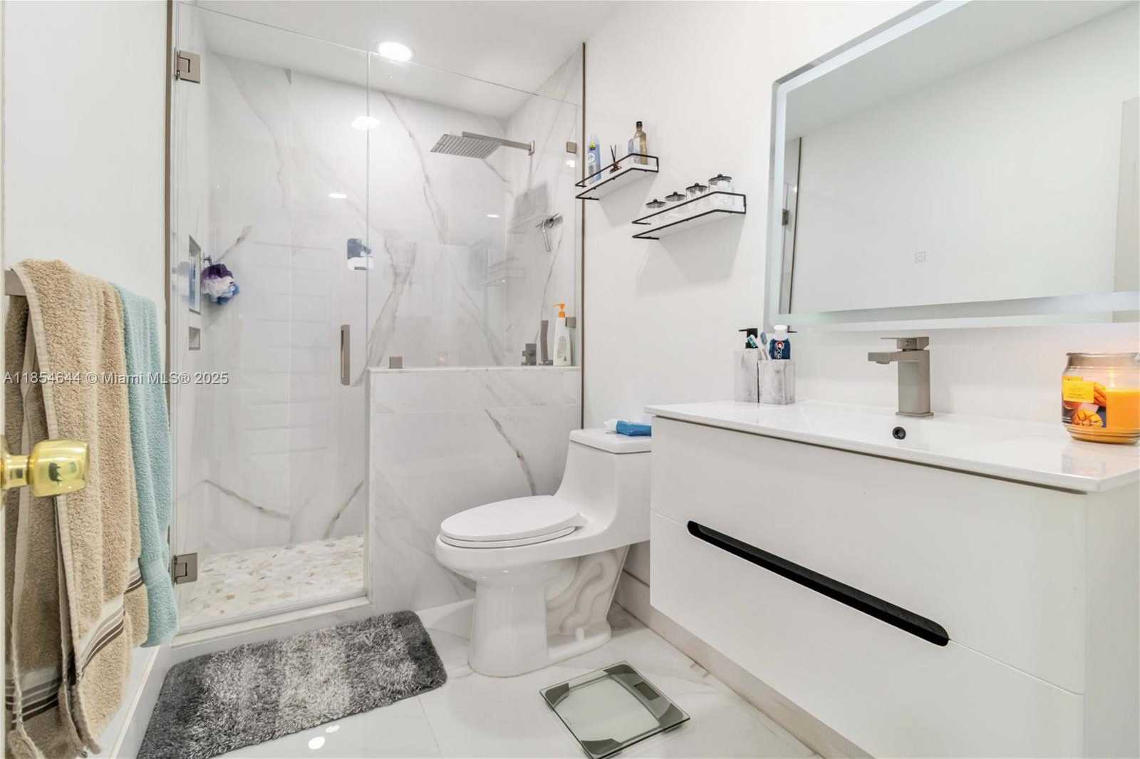 Small Image of 18001 NORTH WEST 42ND PL, Miami Gardens Number 17