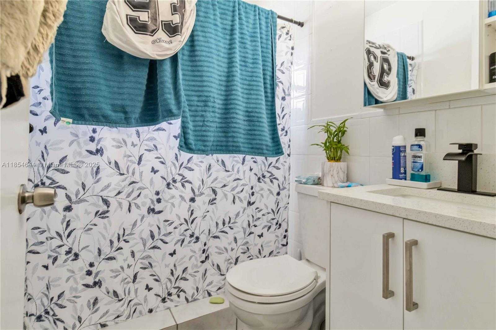 Small Image of 18001 NORTH WEST 42ND PL, Miami Gardens Number 24
