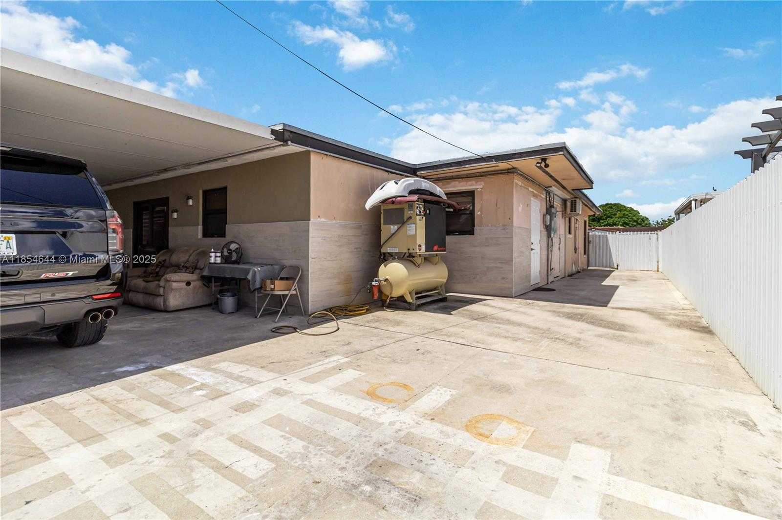 Small Image of 18001 NORTH WEST 42ND PL, Miami Gardens Number 32