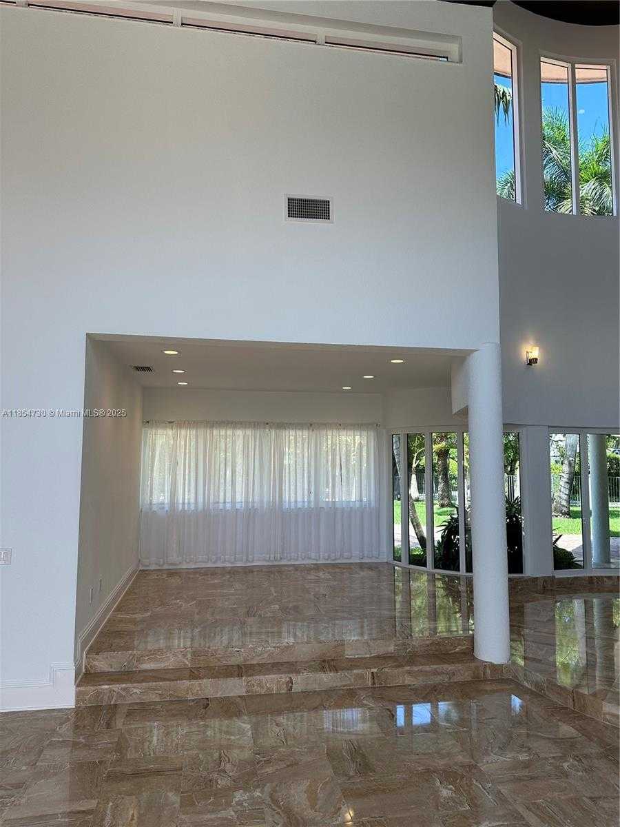 Small Image of 10600 SOUTH WEST 69TH AVE, Pinecrest Number 10