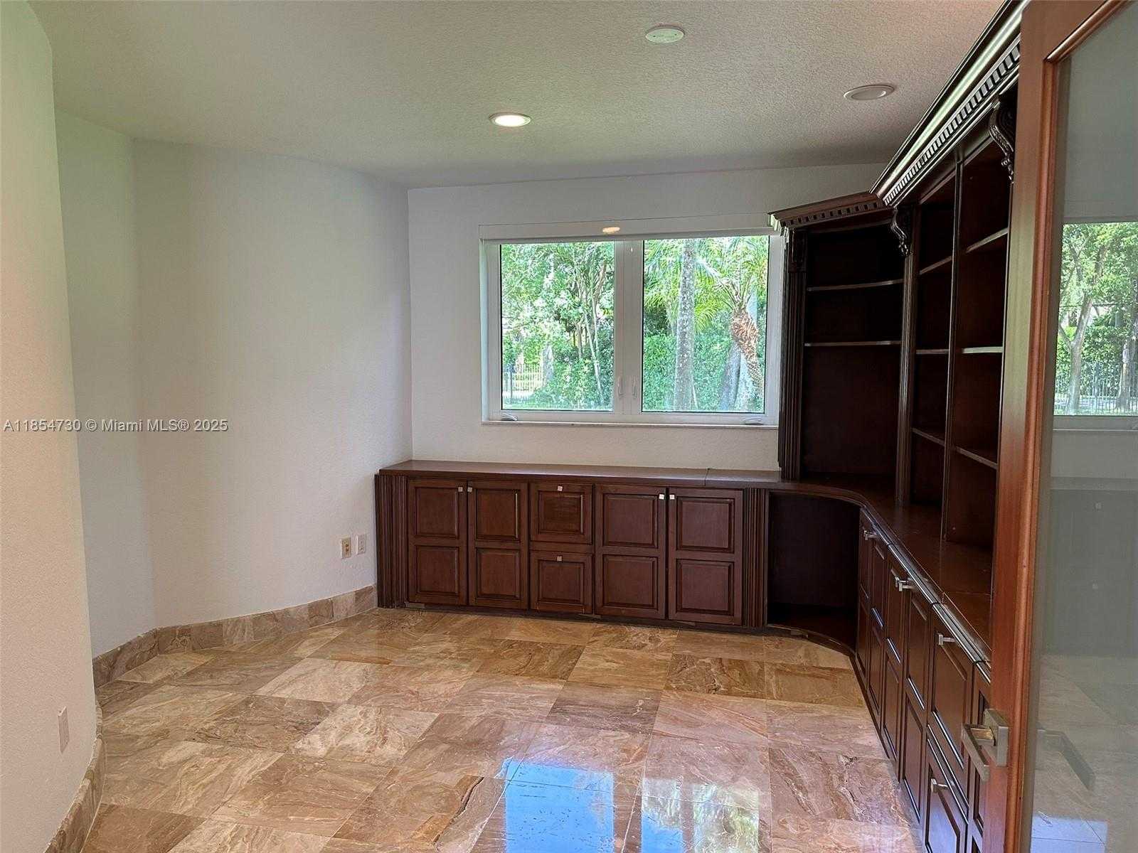 Small Image of 10600 SOUTH WEST 69TH AVE, Pinecrest Number 13