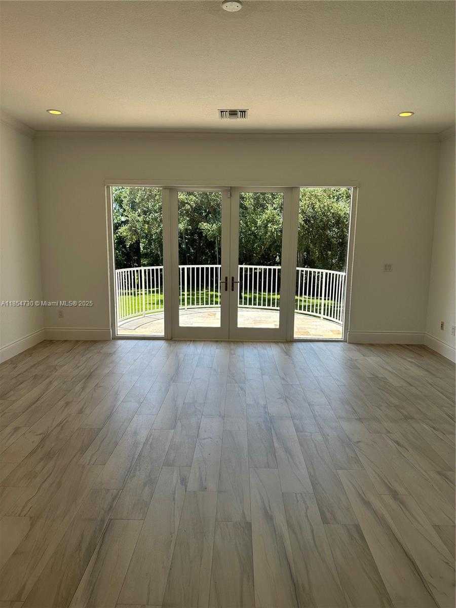 Small Image of 10600 SOUTH WEST 69TH AVE, Pinecrest Number 17