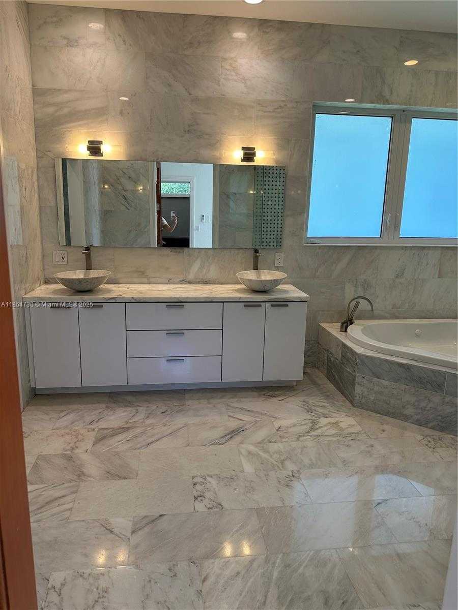Small Image of 10600 SOUTH WEST 69TH AVE, Pinecrest Number 19