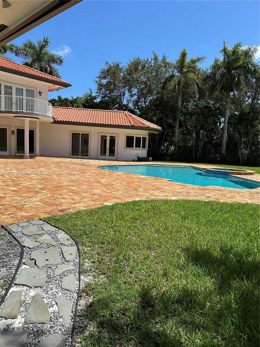 Small Image of 10600 SOUTH WEST 69TH AVE, Pinecrest Number 2