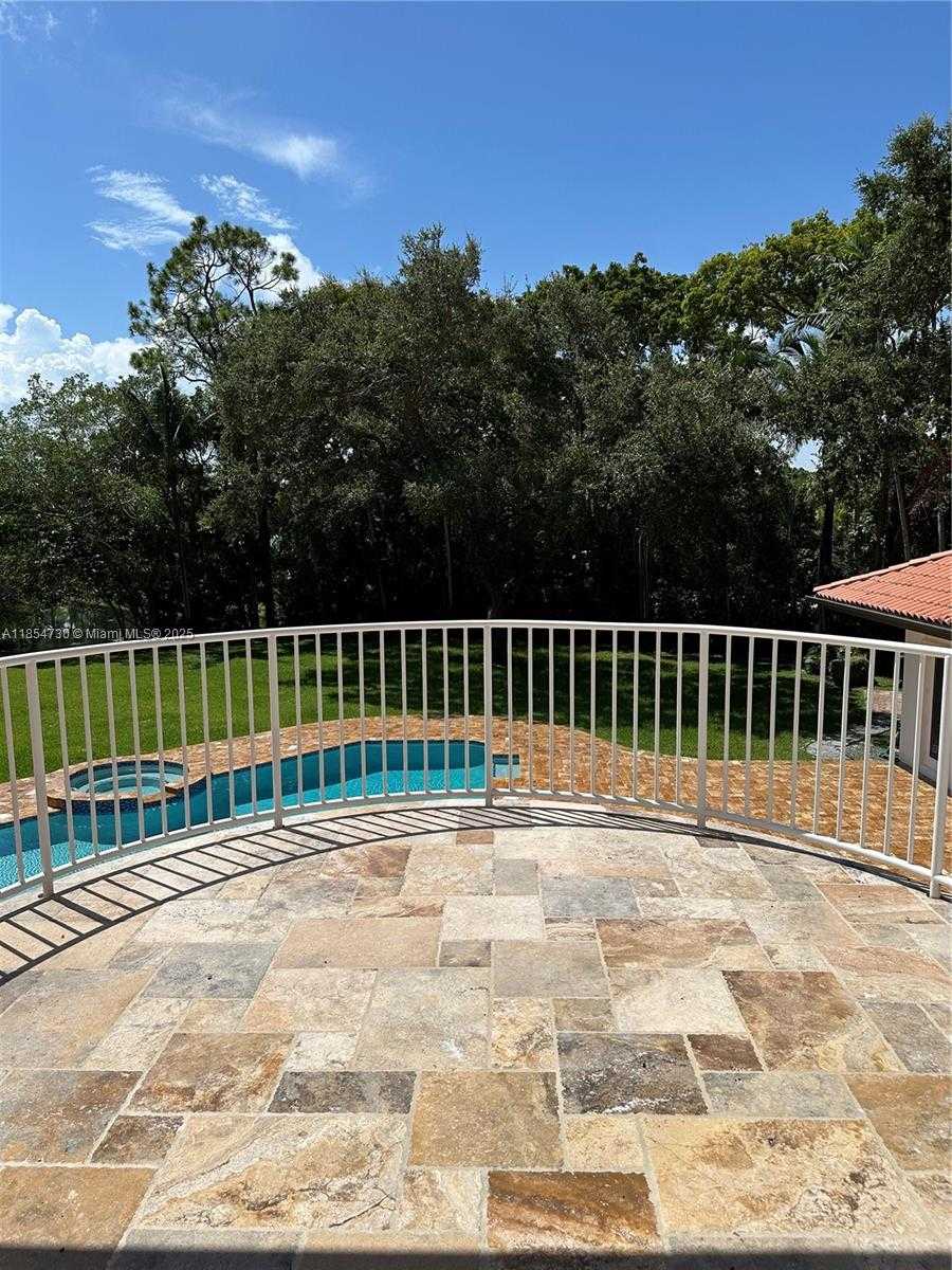 Small Image of 10600 SOUTH WEST 69TH AVE, Pinecrest Number 24