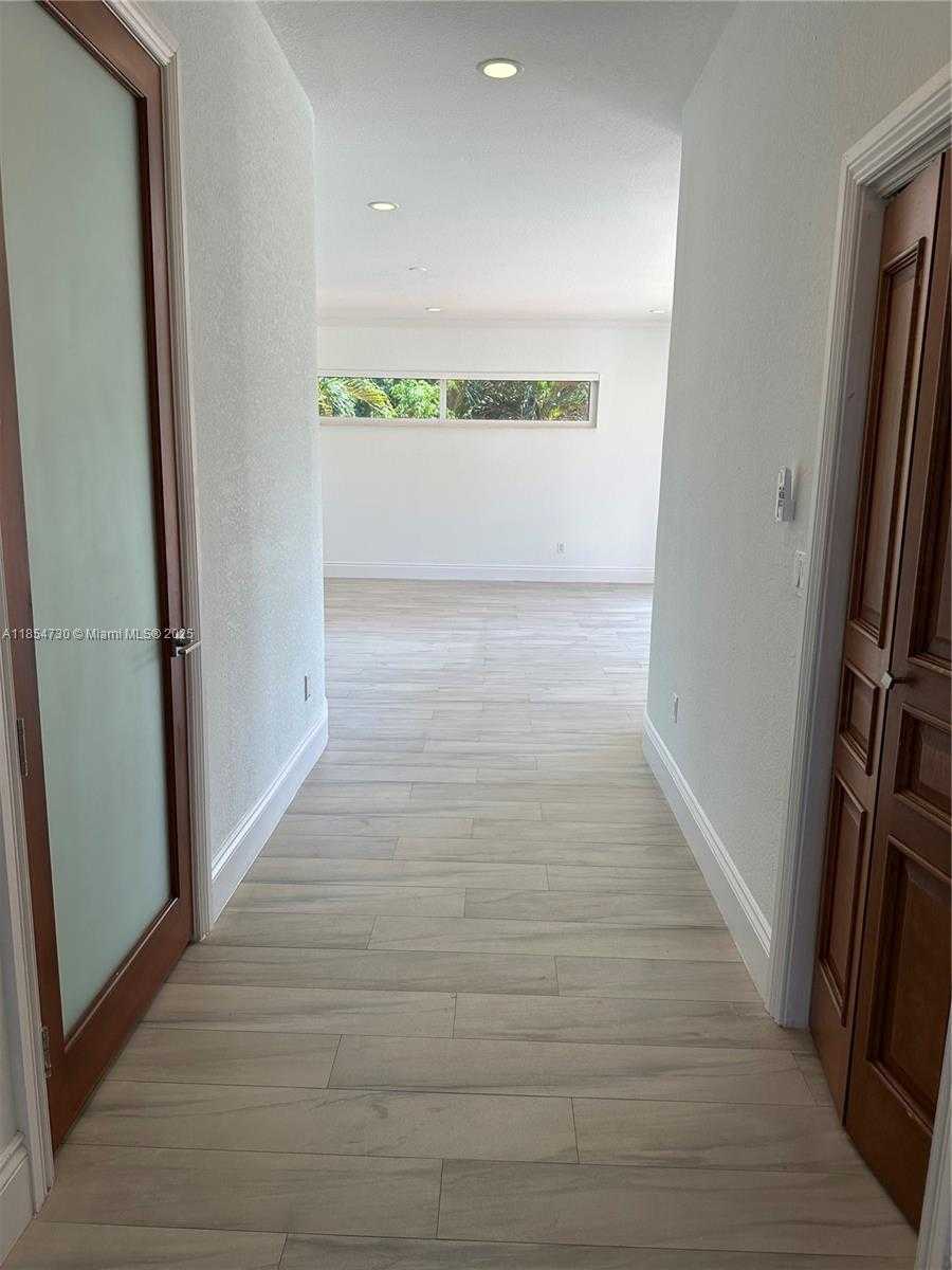 Small Image of 10600 SOUTH WEST 69TH AVE, Pinecrest Number 26