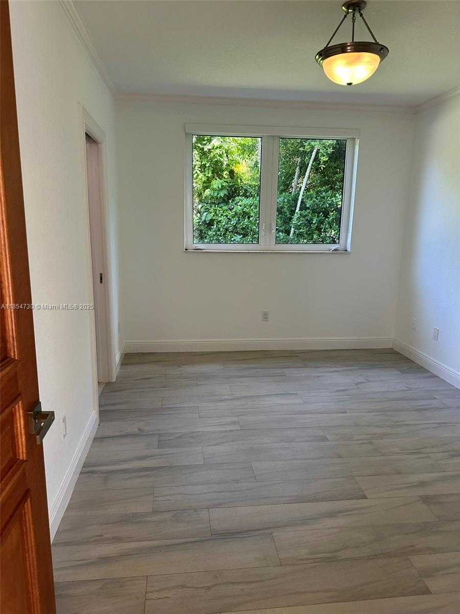 Small Image of 10600 SOUTH WEST 69TH AVE, Pinecrest Number 32