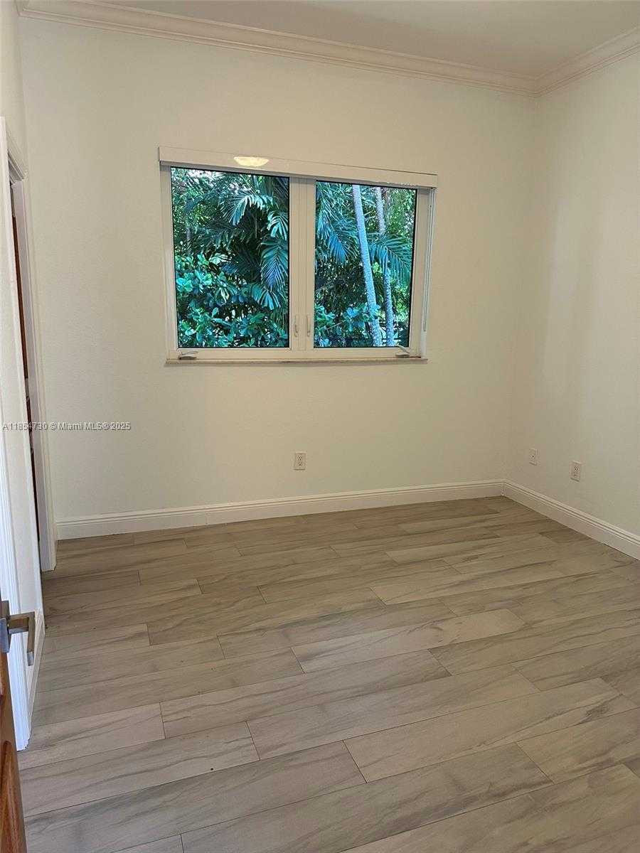 Small Image of 10600 SOUTH WEST 69TH AVE, Pinecrest Number 34