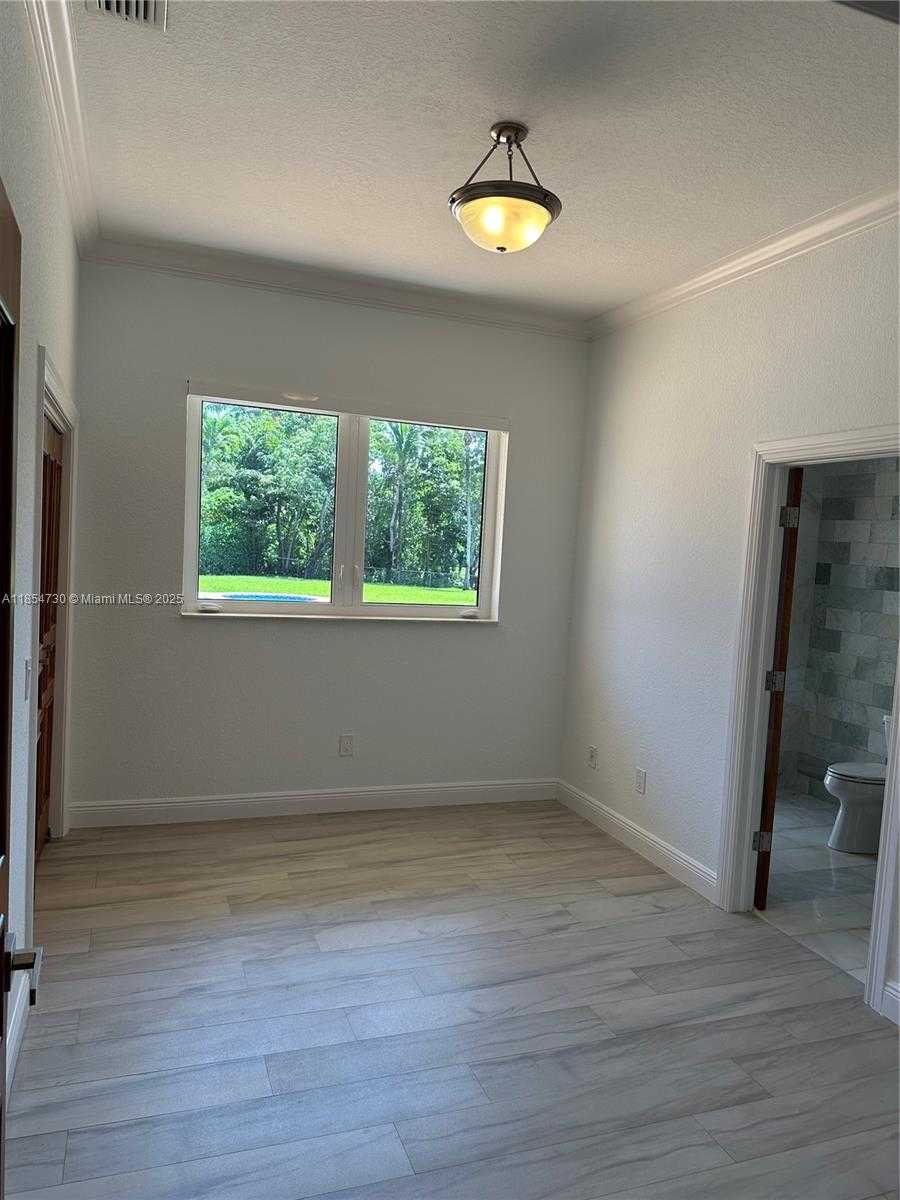 Small Image of 10600 SOUTH WEST 69TH AVE, Pinecrest Number 40
