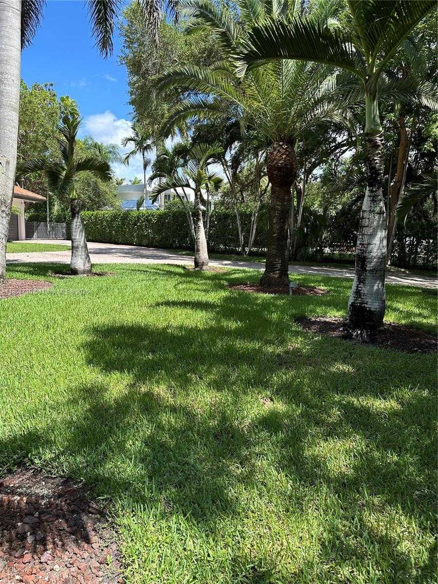 Small Image of 10600 SOUTH WEST 69TH AVE, Pinecrest Number 45