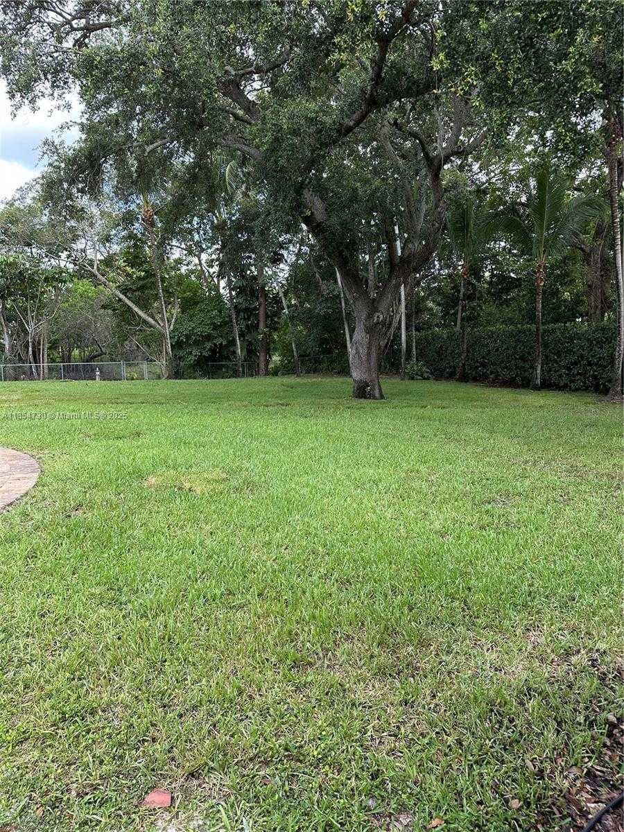 Small Image of 10600 SOUTH WEST 69TH AVE, Pinecrest Number 46