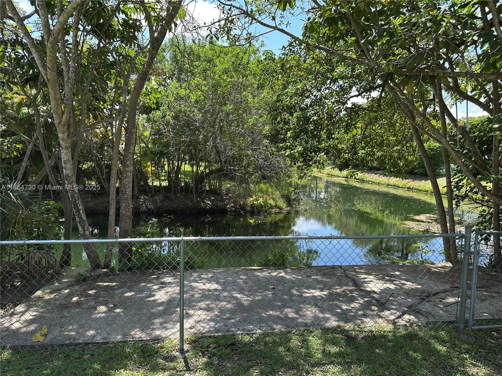Small Image of 10600 SOUTH WEST 69TH AVE, Pinecrest Number 47