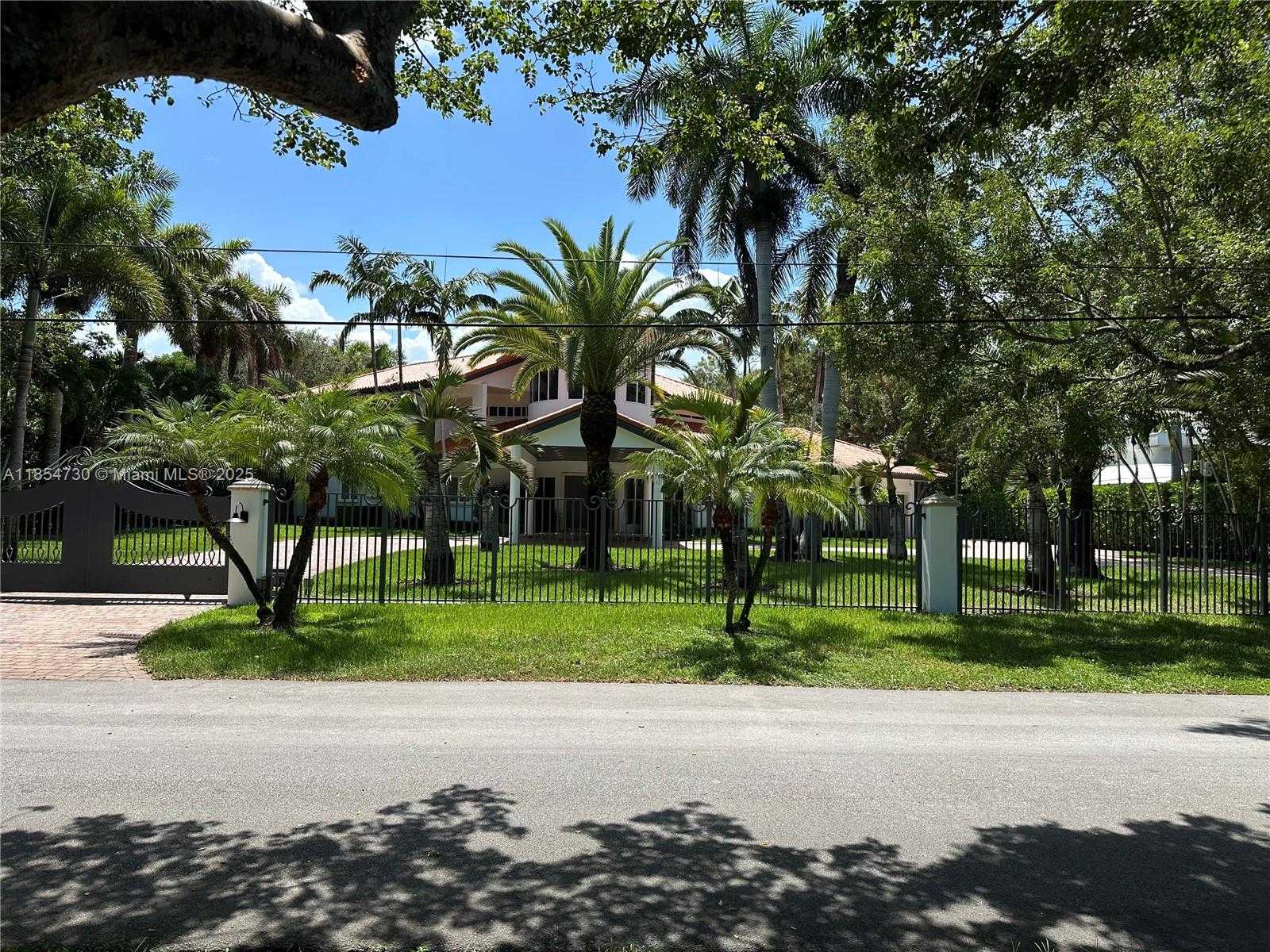 Small Image of 10600 SOUTH WEST 69TH AVE, Pinecrest Number 49