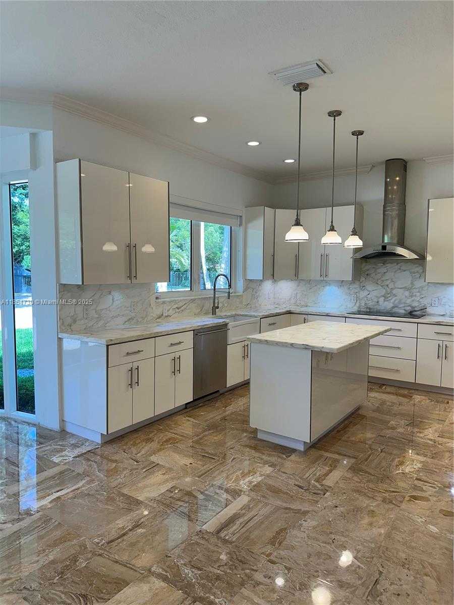 Small Image of 10600 SOUTH WEST 69TH AVE, Pinecrest Number 5