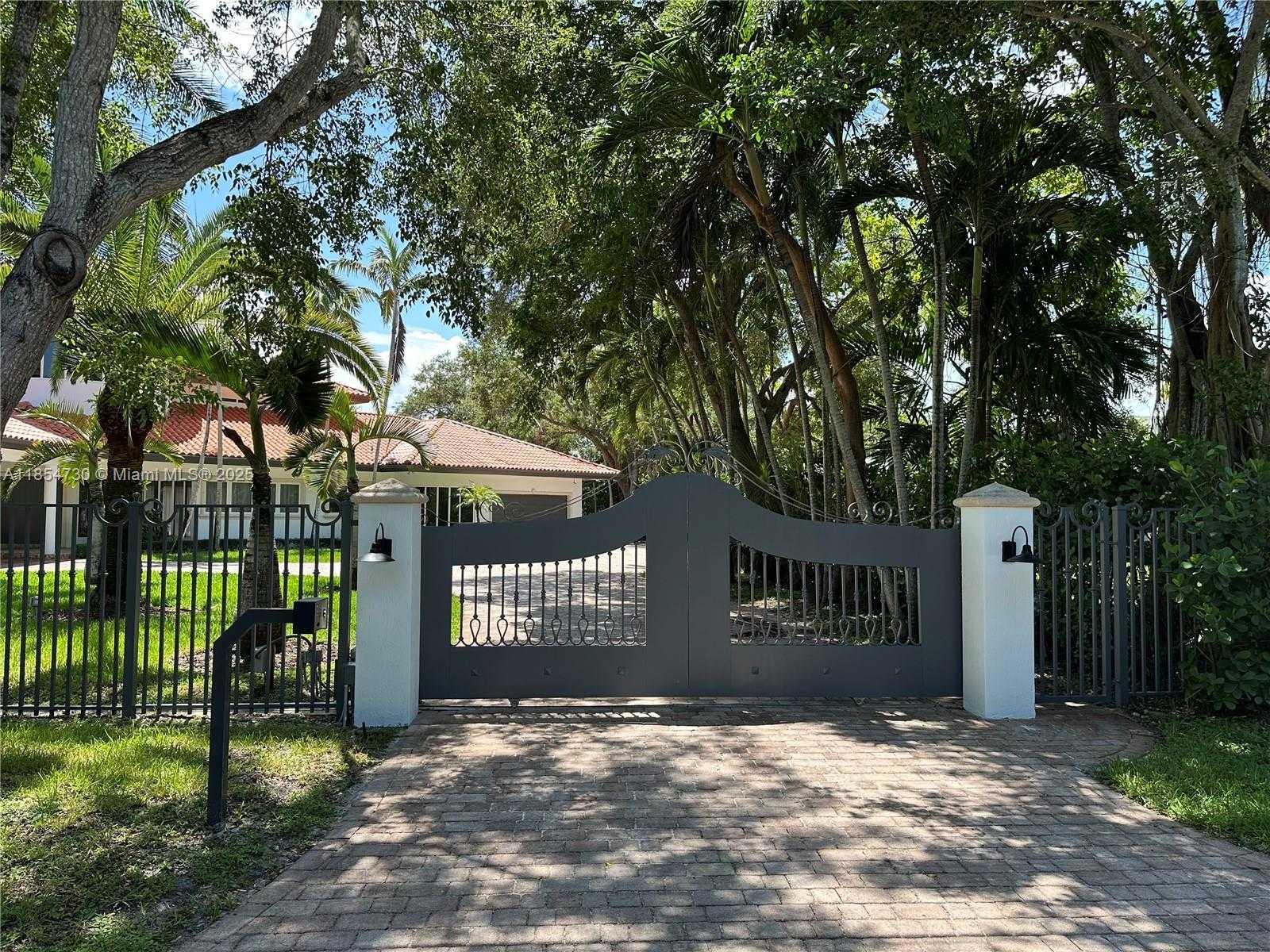 Small Image of 10600 SOUTH WEST 69TH AVE, Pinecrest Number 50