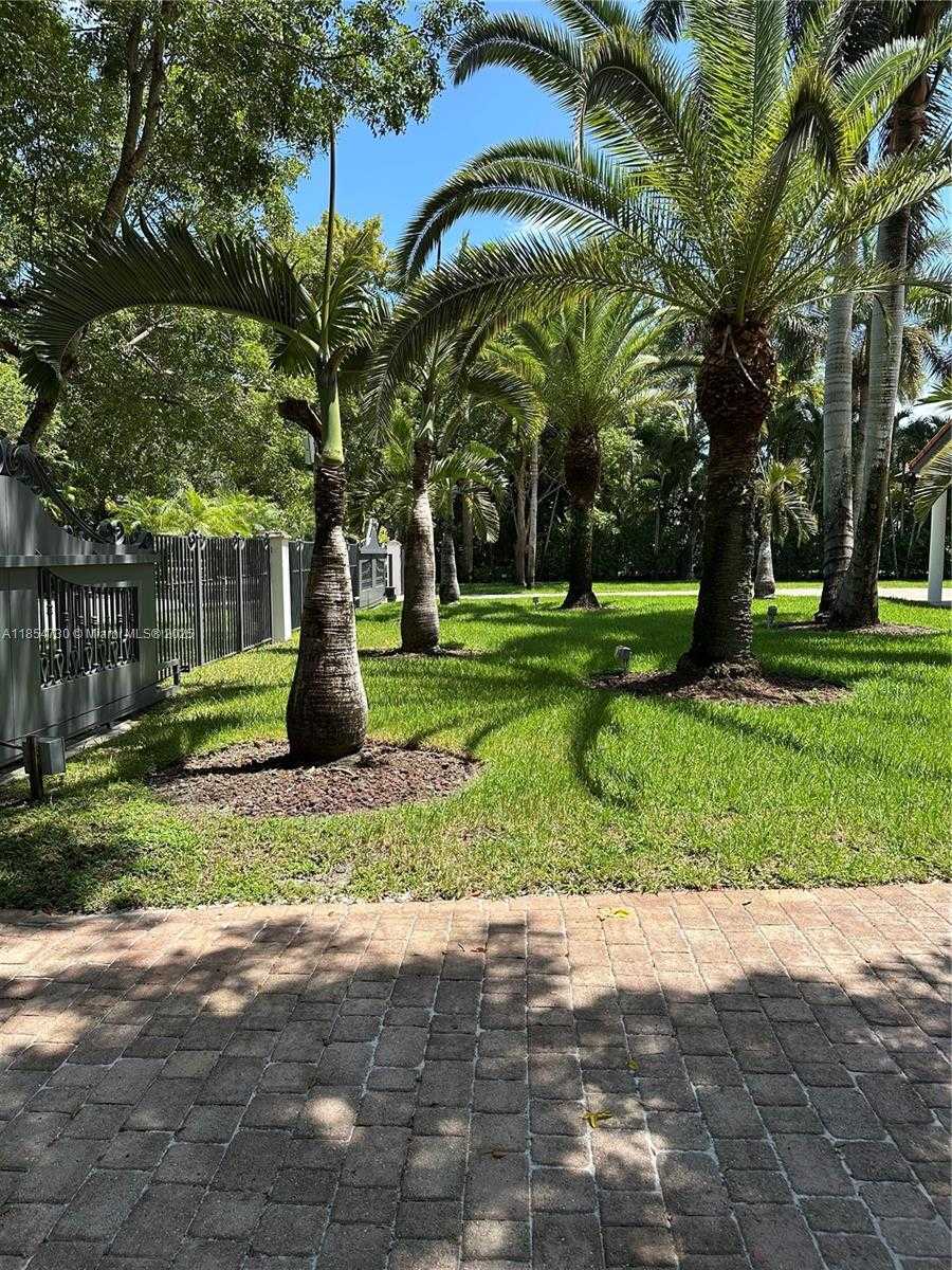 Small Image of 10600 SOUTH WEST 69TH AVE, Pinecrest Number 51