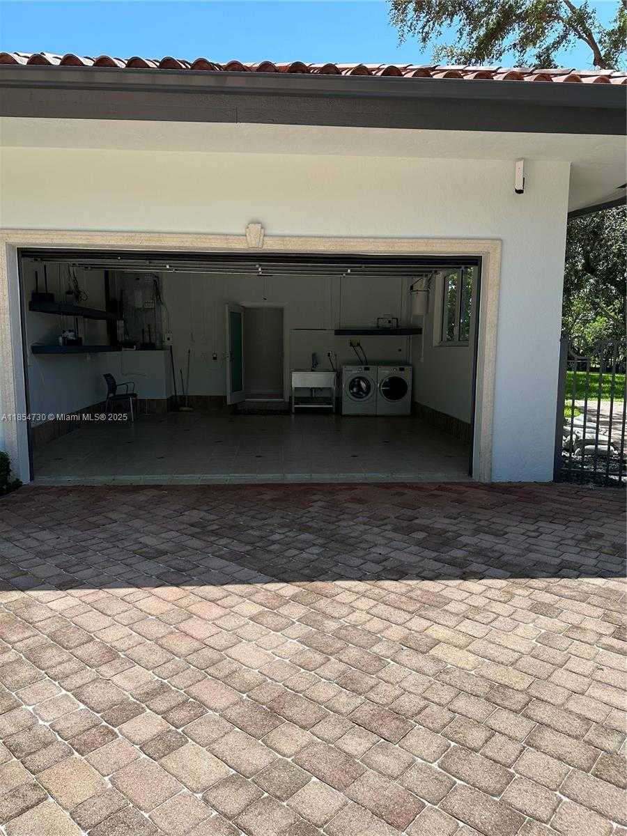 Small Image of 10600 SOUTH WEST 69TH AVE, Pinecrest Number 53