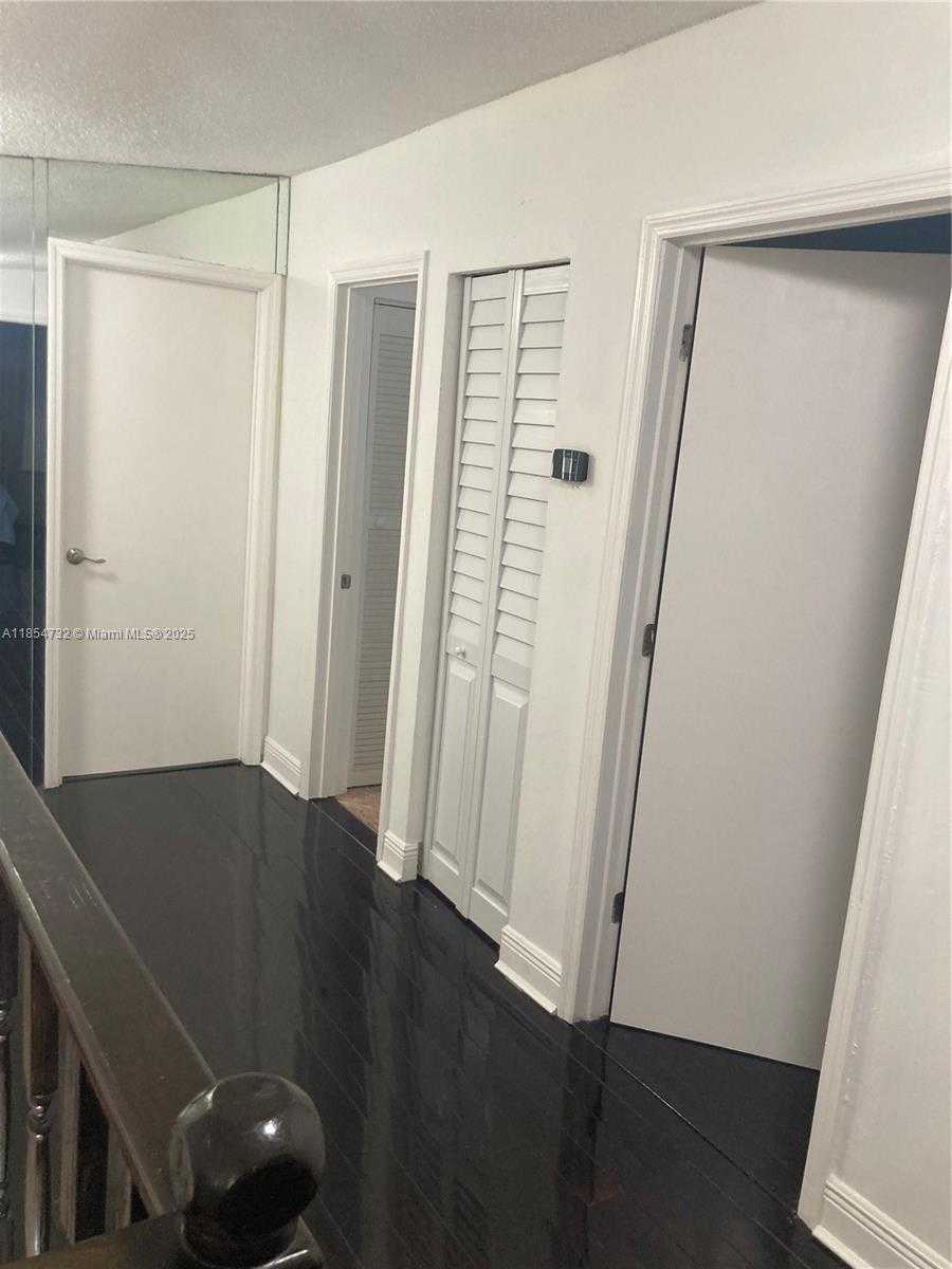 Small Image of 1671 SOUTH WEST 29TH AVE, Miami Number 12