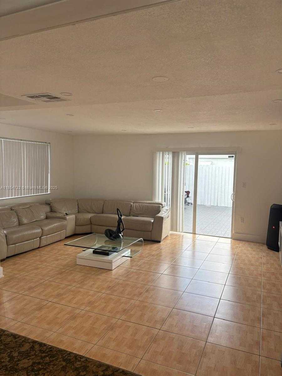 Small Image of 1671 SOUTH WEST 29TH AVE, Miami Number 6