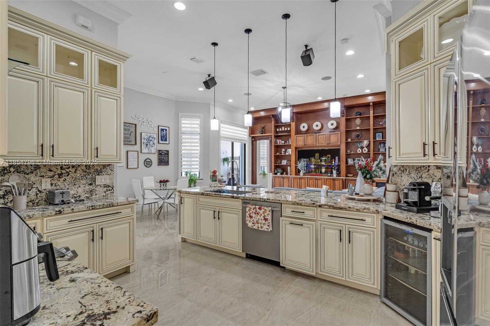 Small Image of 2294 SOUTH WEST 195TH AVE, Miramar Number 16