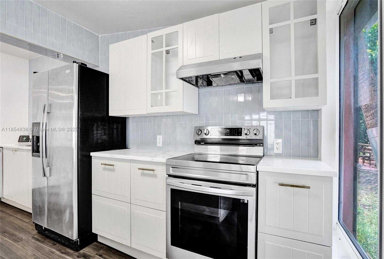 Small Image of 917 MANDARIN ISLE, Fort Lauderdale Number 11