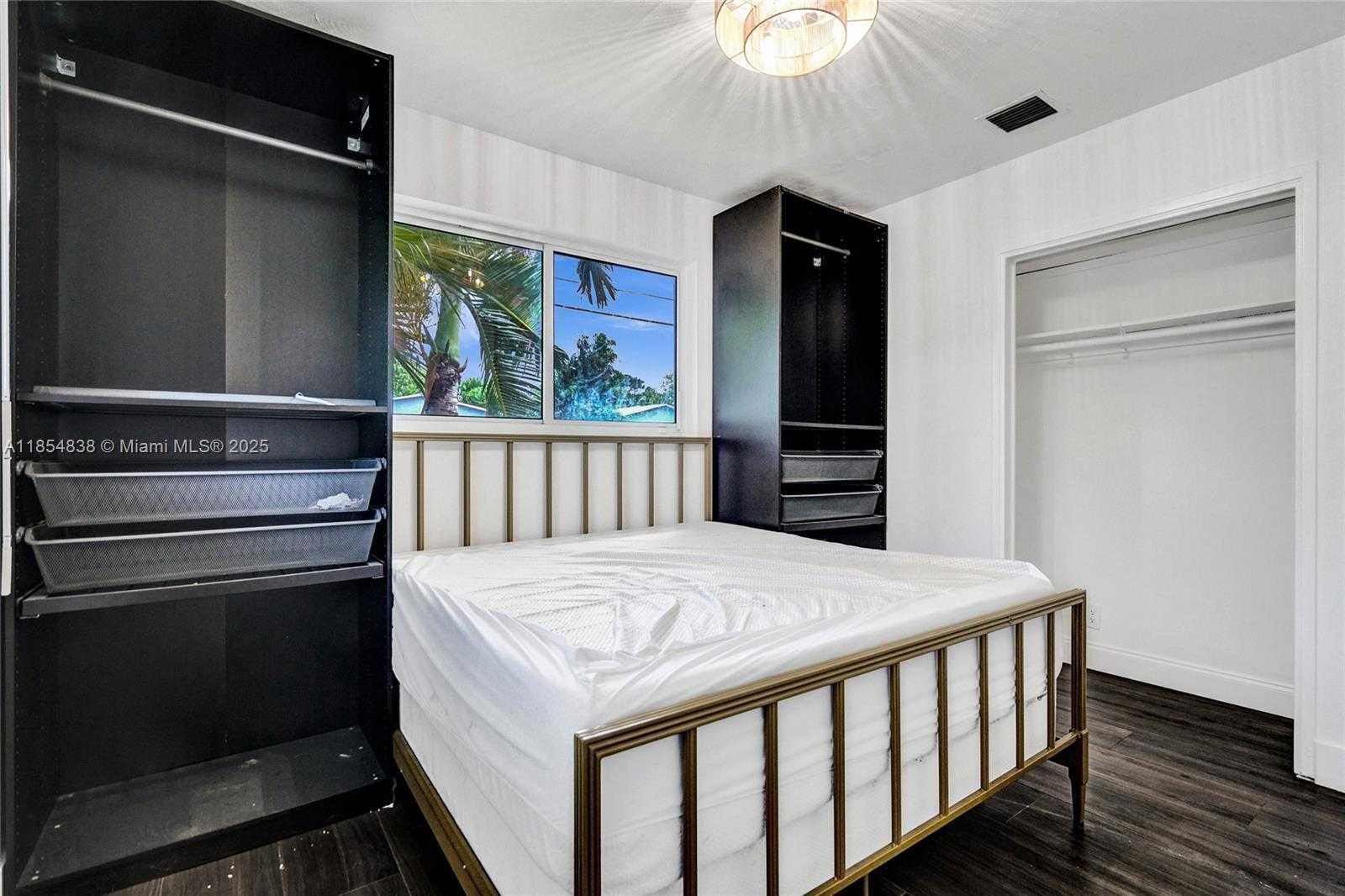 Small Image of 917 MANDARIN ISLE, Fort Lauderdale Number 14