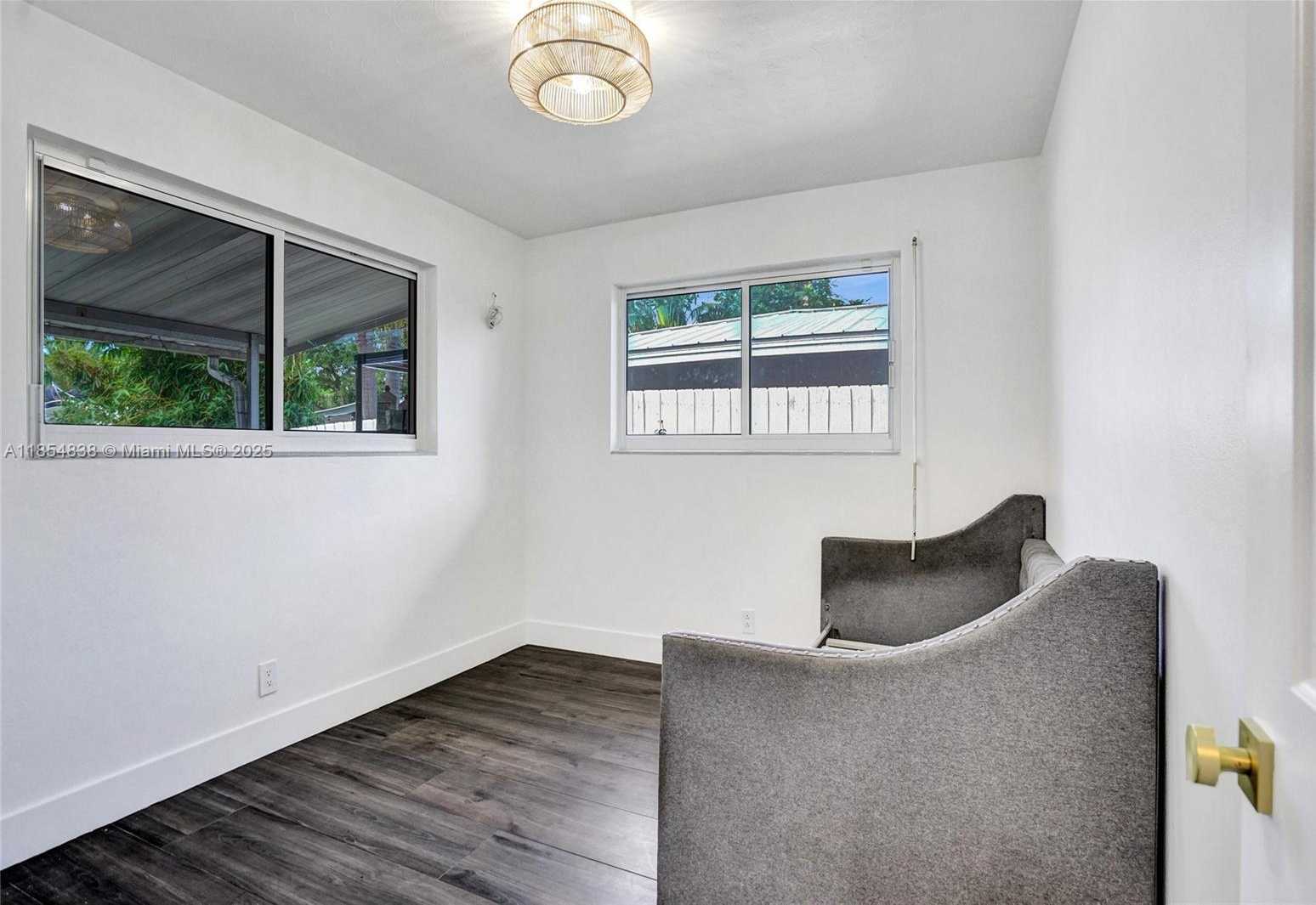 Small Image of 917 MANDARIN ISLE, Fort Lauderdale Number 17