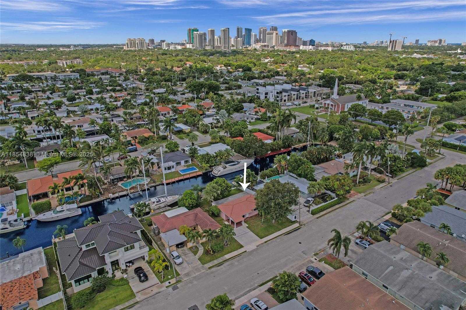 Small Image of 917 MANDARIN ISLE, Fort Lauderdale Number 3