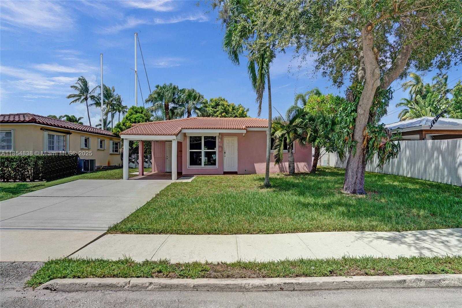 Small Image of 917 MANDARIN ISLE, Fort Lauderdale Number 44