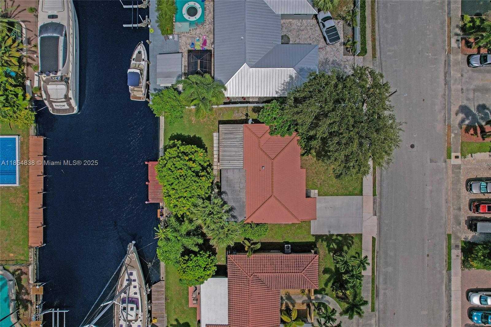 Small Image of 917 MANDARIN ISLE, Fort Lauderdale Number 5