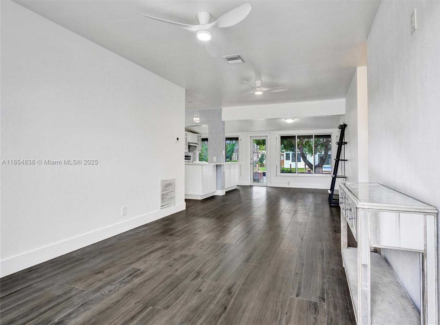 Small Image of 917 MANDARIN ISLE, Fort Lauderdale Number 6