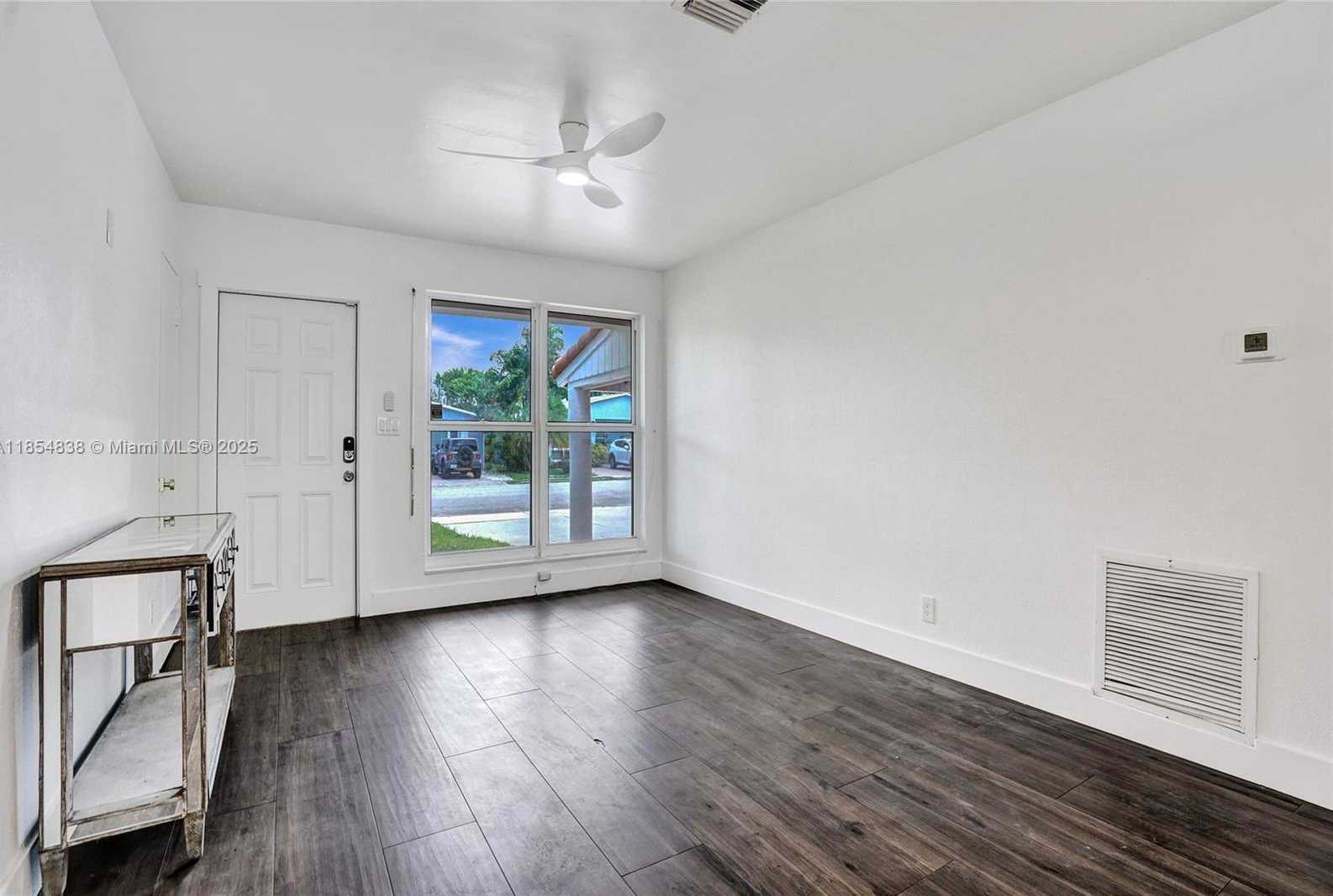Small Image of 917 MANDARIN ISLE, Fort Lauderdale Number 9
