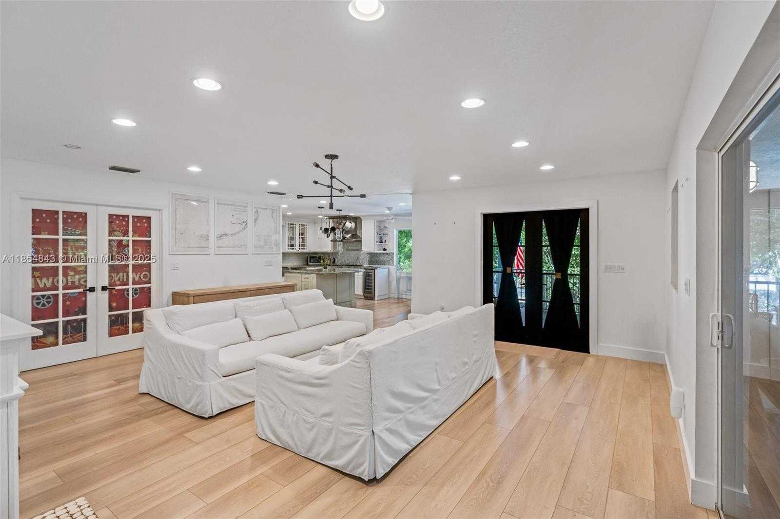 Small Image of 207 SUNSET BLVD, Key Largo Number 13