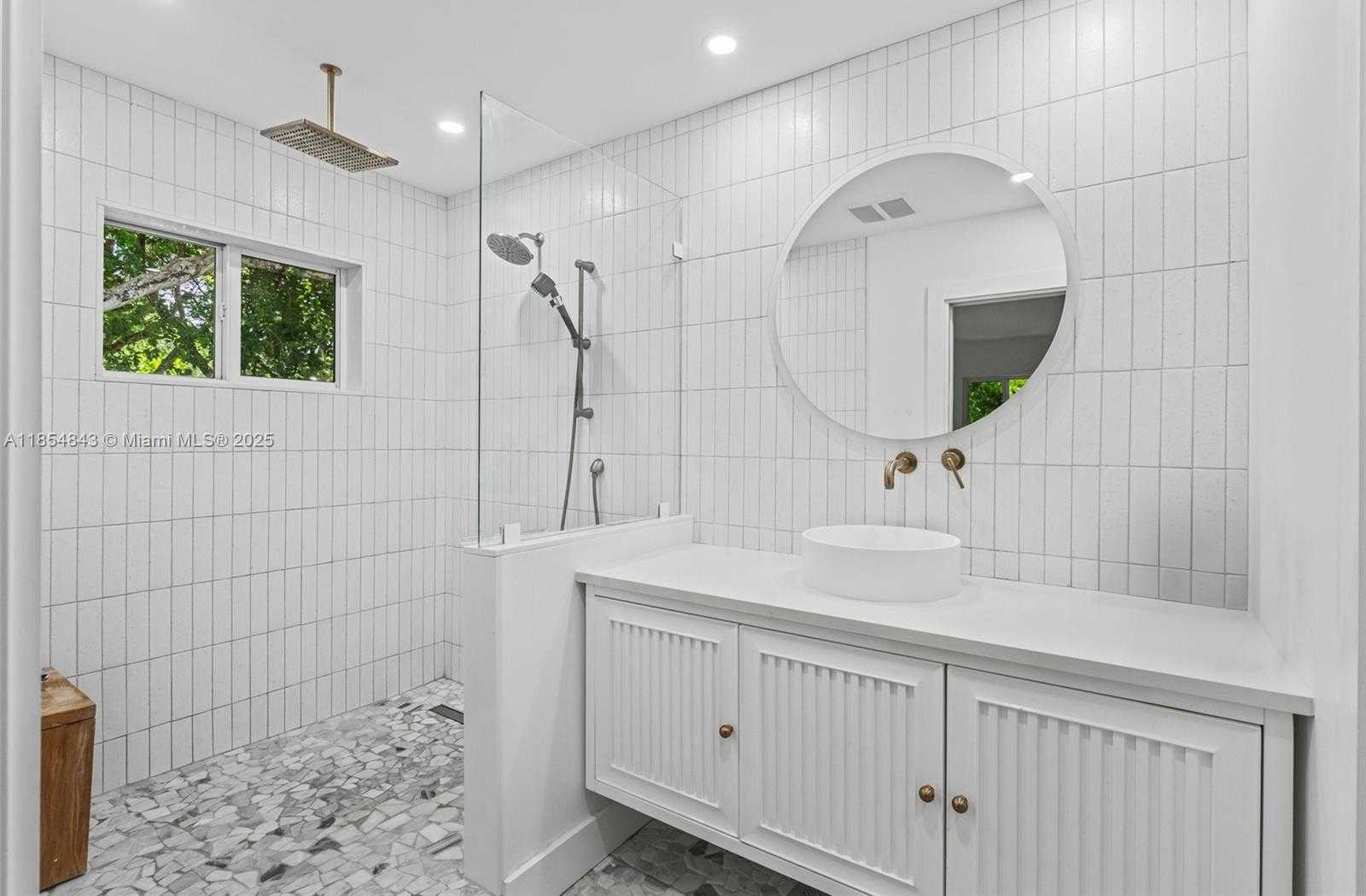 Small Image of 207 SUNSET BLVD, Key Largo Number 17