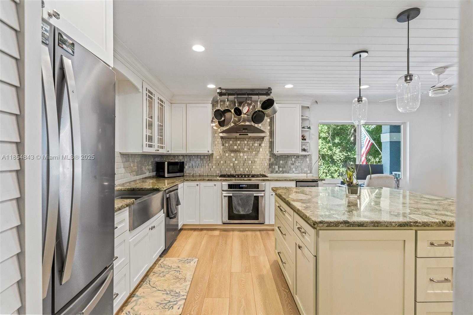 Small Image of 207 SUNSET BLVD, Key Largo Number 18