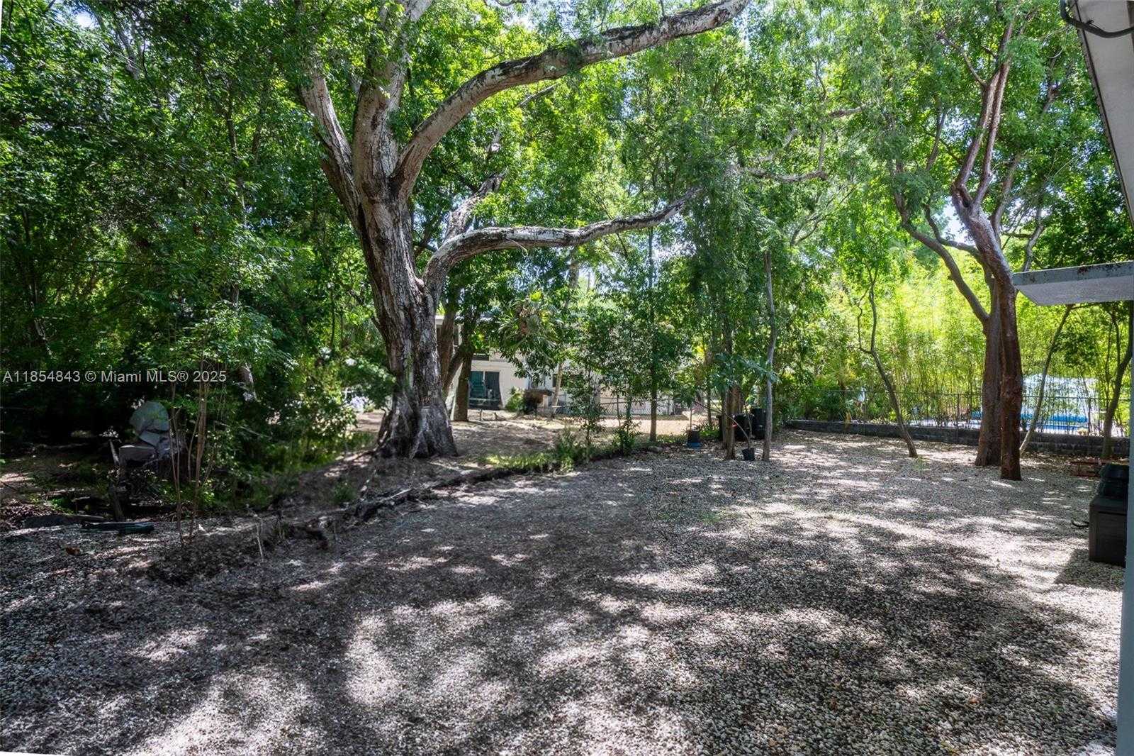 Small Image of 207 SUNSET BLVD, Key Largo Number 32
