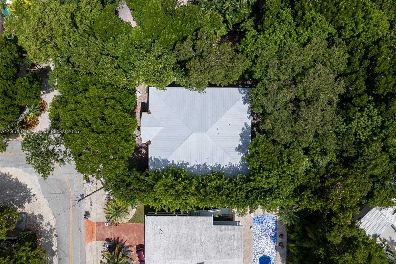 Small Image of 207 SUNSET BLVD, Key Largo Number 4