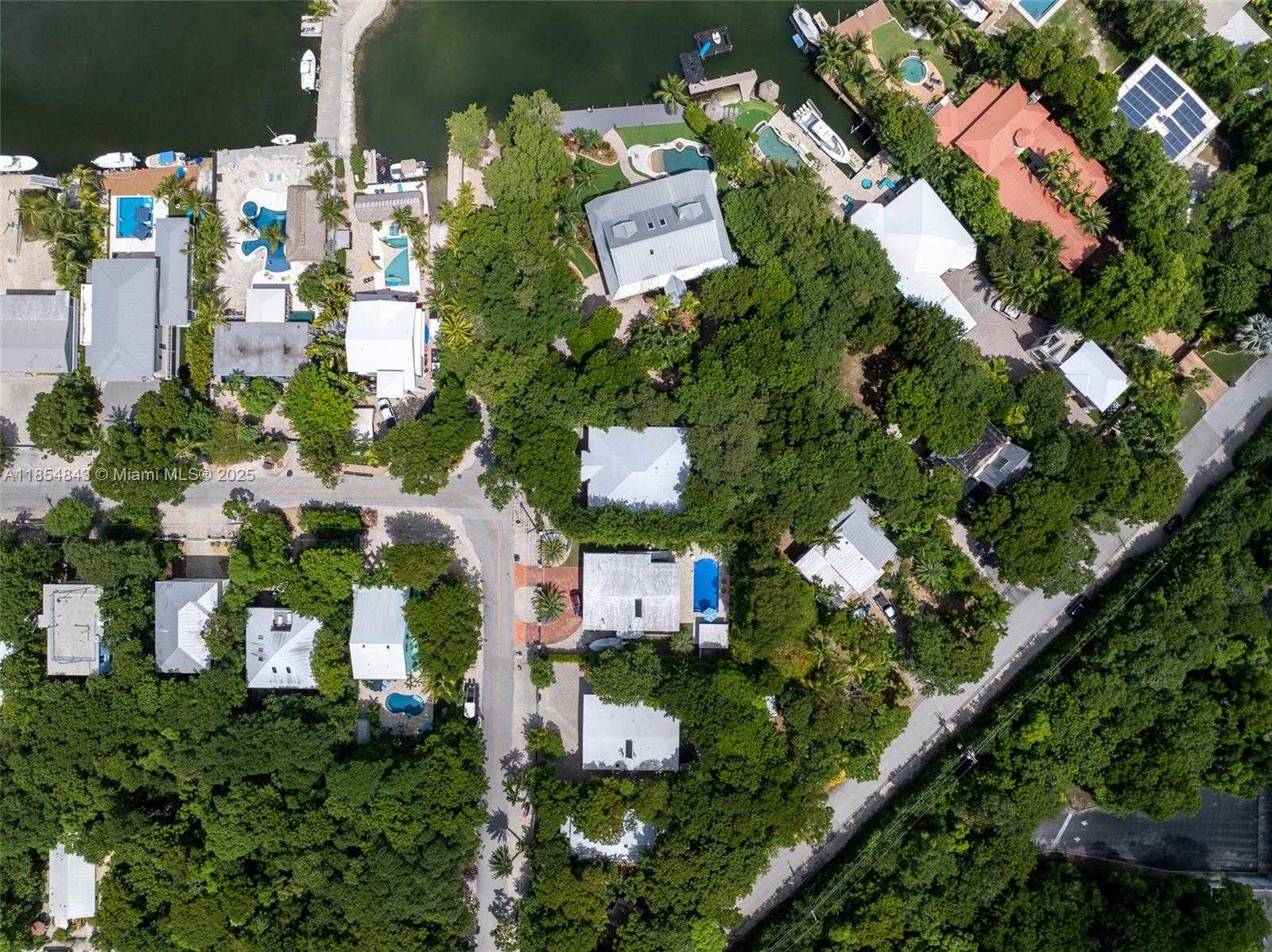 Small Image of 207 SUNSET BLVD, Key Largo Number 5