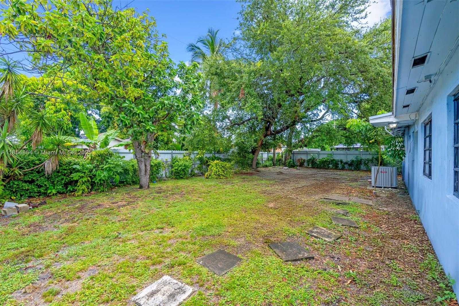 Small Image of 19211 NORTH WEST 37TH CT, Miami Gardens Number 21