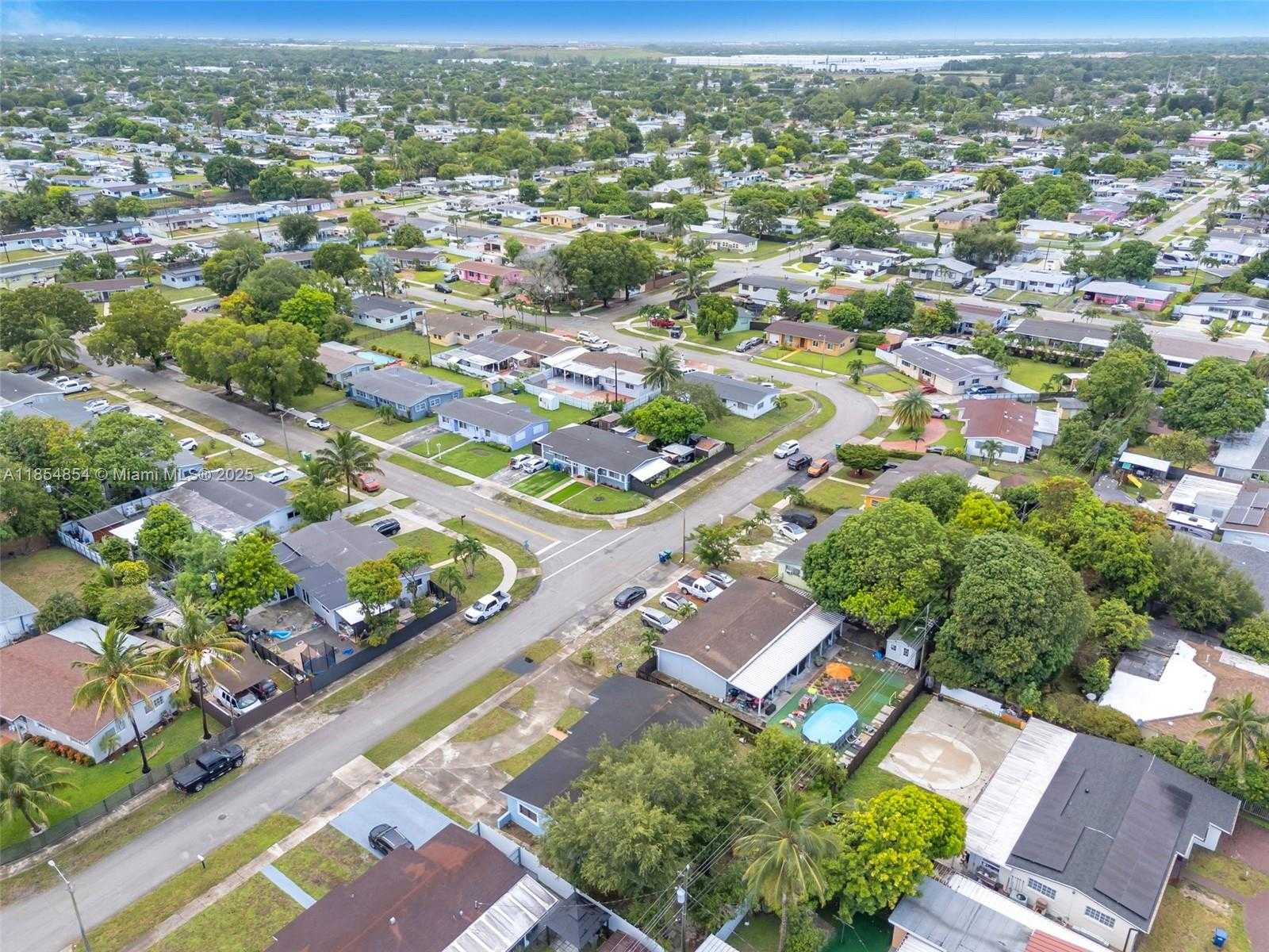 Small Image of 19211 NORTH WEST 37TH CT, Miami Gardens Number 27