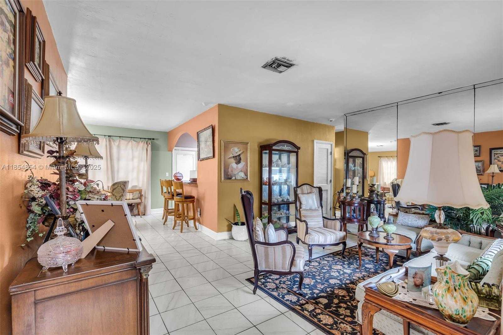 Small Image of 19211 NORTH WEST 37TH CT, Miami Gardens Number 4