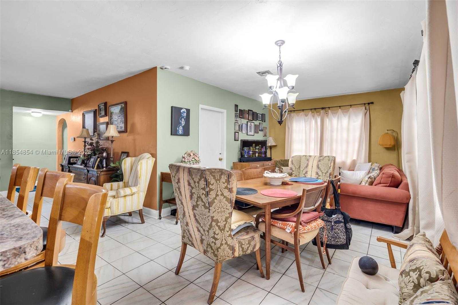 Small Image of 19211 NORTH WEST 37TH CT, Miami Gardens Number 7