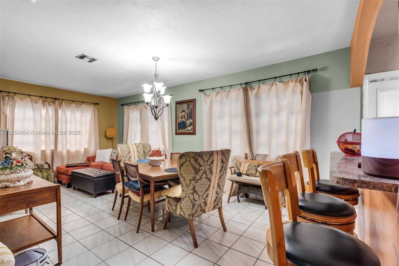 Small Image of 19211 NORTH WEST 37TH CT, Miami Gardens Number 8