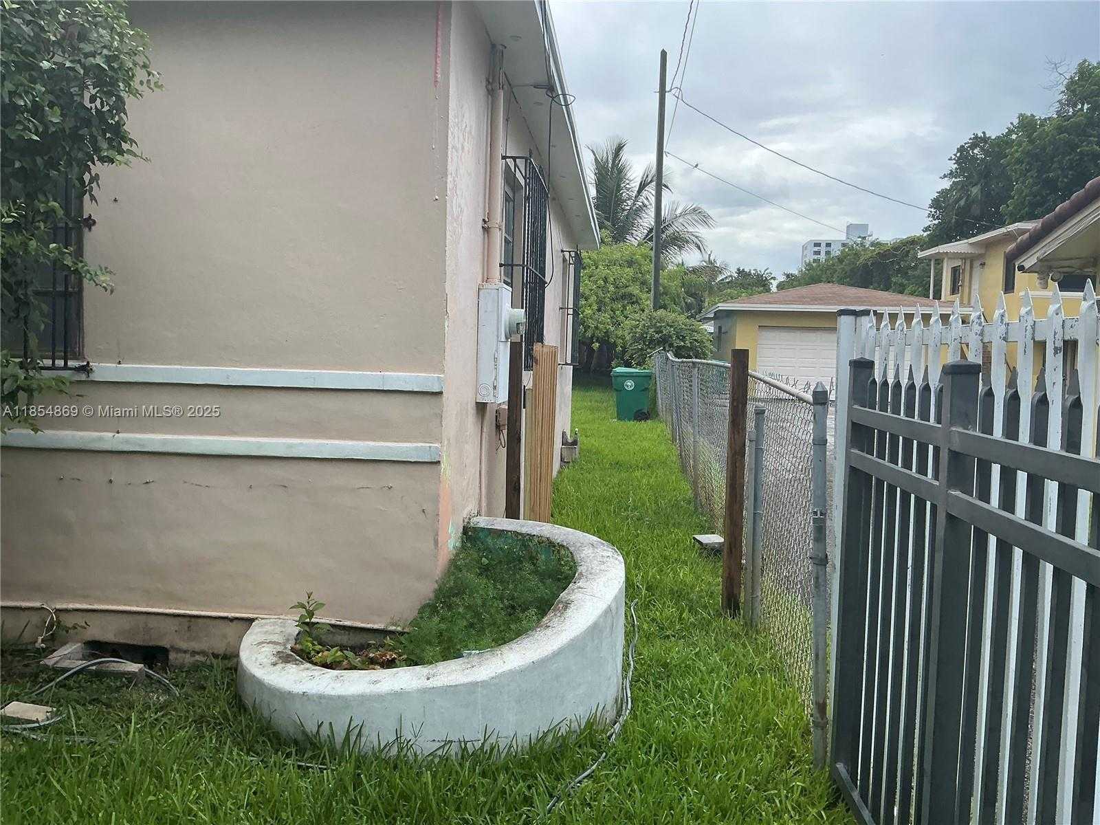 Small Image of 1855 NORTH WEST 32ND ST, Miami Number 6