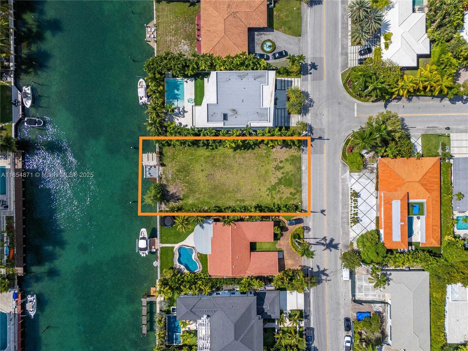 Small Image of 10201 EAST BROADVIEW DR, Bay Harbor Islands Number 11