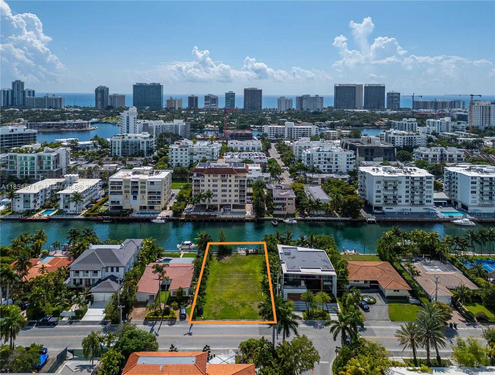 Small Image of 10201 EAST BROADVIEW DR, Bay Harbor Islands Number 12